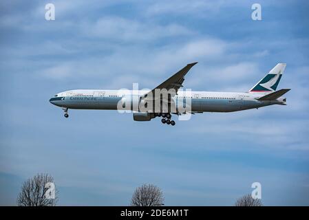 Un boeing 777 367ER de la flotte d'avions Cathy Pacific basée à Hongkong. Banque D'Images