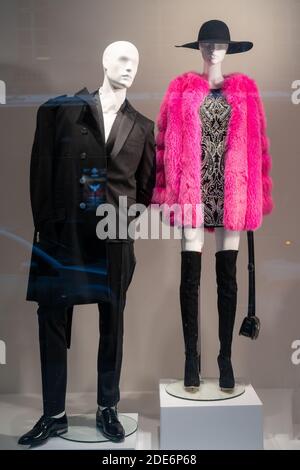 Moscou, Russie. 21 novembre 2020. Mannequins dans une fenêtre d'atelier. Banque D'Images