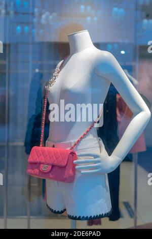 Moscou, Russie. 21 novembre 2020. Mannequins dans une fenêtre d'atelier. Banque D'Images