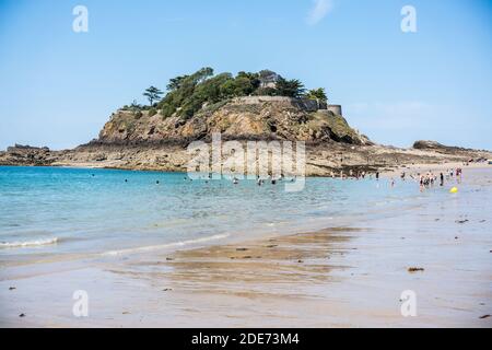 Plage de Guesclin, Bretagne, France Banque D'Images