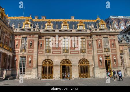 Versailles, France - 15 septembre 2019 : détail d'une des façades du château de Versailles Banque D'Images