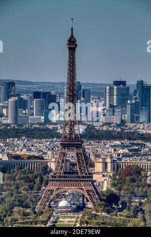 Paris, France - 19 septembre 2019 : la tour Eiffel vue du sommet de la tour Montparnasse à Paris, France Banque D'Images