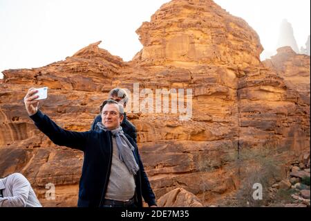 Le pianiste français Guillaume Bellom (caché), joueur de violon Renaud Capucon, visite le site 'Jabal Imakh', à Al Ula, Arabie Saoudite, le 5 janvier 2019, dans le cadre du festival 'Winter at Tantora'. Photo par Ammar Abd Rabbo/ABACAPRESS.COM Banque D'Images