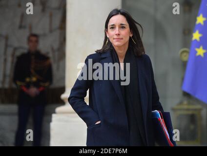 Le sous-ministre français attaché au ministre de la transition écologique et inclusive Brune Poirson part après la réunion hebdomadaire du cabinet à l'Elysée à Paris le 9 janvier 2019. Photo de Christian Liewig/ABACAPRESS.COM Banque D'Images