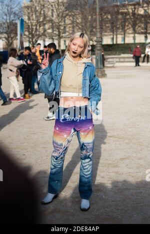 Modèle sud-coréen et américain, Soo Joo Park, marche avant les spectacles Off White dans le cadre de vêtements pour hommes automne/hiver 2019-2020 le 16 janvier à Paris, France. Photo de Julie Sebadelha/ABACAPRESS.COM Banque D'Images