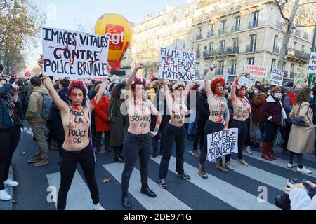 Paris, France. 28 novembre 2020. Manifestation des opposants au projet DE droit MONDIAL DE LA SÉCURITÉ le 28 novembre 2020 à Paris, France. Banque D'Images