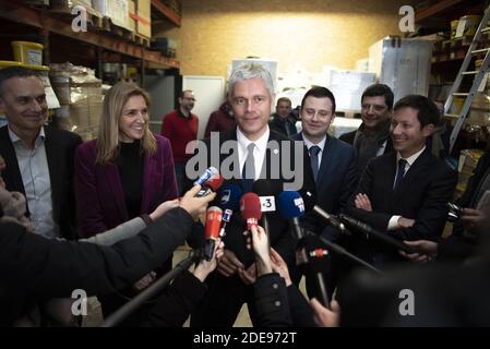 Laurent Wauquiez avec François-Xavier Bellamy et Agnes Evren lors d'une visite chez un fabricant de peinture le 1er février 2019 à Trevenans, dans l'est de la France. . Photo par Eliot Blondt/ABACAPRESS.COM Banque D'Images
