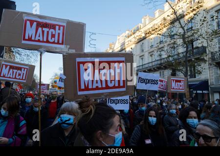 Paris, France. 28 novembre 2020. Manifestation des opposants au projet DE droit MONDIAL DE LA SÉCURITÉ le 28 novembre 2020 à Paris, France. Banque D'Images