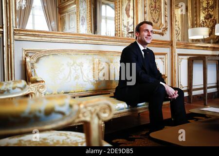 Le président français Emmanuel Macron assiste à une réunion avec le chef du groupe parlementaire «libertés et territoires» à l'Assemblée nationale, à l'Elysée Palace à Paris, le 6 février 2019. Photo de Hamilton/pool/ABACAPRESS.COM Banque D'Images