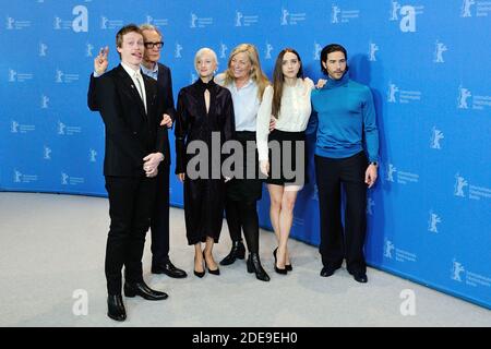 Caleb Landry Jones, Andrea Riseborough, Bill Nighy, Lone Scherfig, Zoe Kazan et Tahar Rahimfréquentant la bonté des étrangers Photocall dans le cadre du 69e Festival international du film de Berlin (Berlinale) à Berlin, en Allemagne, le 07 février 2019. Photo d'Aurore Marechal/ABACAPRESS.COM Banque D'Images