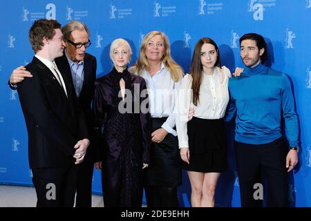 Caleb Landry Jones, Andrea Riseborough, Bill Nighy, Lone Scherfig, Zoe Kazan et Tahar Rahimfréquentant la bonté des étrangers Photocall dans le cadre du 69e Festival international du film de Berlin (Berlinale) à Berlin, en Allemagne, le 07 février 2019. Photo d'Aurore Marechal/ABACAPRESS.COM Banque D'Images