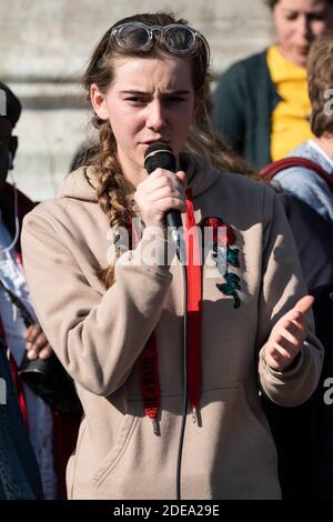 Adelaide Charlier, figure de proue du mouvement de la jeunesse dans le mouvement international de grève du vendredi pour le climat (« vendredis pour l'avenir »), Est à Paris ce vendredi après Bruxelles la veille pour participer à la grève des jeunes et des lycéens pour le climat afin d'alerter les politiciens sur l'urgence climatique. Paris, France, le 22 février 2019. Photo de Samuel Boivin / ABACAPRESS.COM Banque D'Images