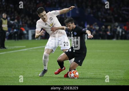 Juan Bernat du PSG affronte Diogo Dalot de Manchester United lors de la manche de la Ligue des champions de l'UEFA du match de football de la deuxième jambe de 16 entre Paris Saint-Germain (PSG) et Manchester United au stade du Parc des Princes à Paris le 6 mars 2019. Manchester United a gagné 3-1 et s'est qualifié pour le 1/4. Photo de Henri Szwarc/ABACAPRESS.COM Banque D'Images