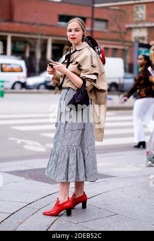 Street style, Chloe King arrivant à Nina Ricci automne-hiver 2019-2020 spectacle prêt-à-porter, tenu à espace Lefebvre, Paris, France, le 1er mars 2019. Photo de Marie-Paola Bertrand-Hillion/ABACAPRESS.COM Banque D'Images