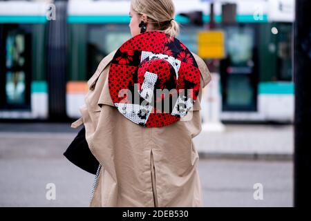 Street style, Chloe King arrivant à Nina Ricci automne-hiver 2019-2020 spectacle prêt-à-porter, tenu à espace Lefebvre, Paris, France, le 1er mars 2019. Photo de Marie-Paola Bertrand-Hillion/ABACAPRESS.COM Banque D'Images