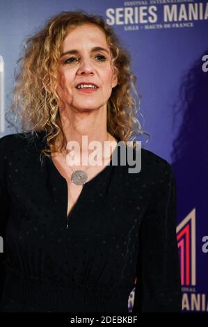 Delphine de Vigan pose lors de la cérémonie d'ouverture du Festival de la série Mania à Lille le 22 mars 2019. Photo de Julie Sebadelha/ABACAPRESS.COM Banque D'Images