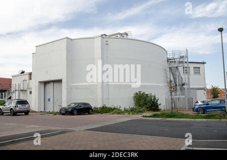 Farnborough, Royaume-Uni - 18 septembre 2020 : extérieur de l'ancien centre d'essai de la Royal Air Force centrifuge où une grande machine ferait tourner des pilotes de chasse Banque D'Images