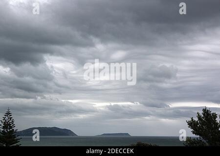 Nuages orageux au-dessus du détroit de Cook, Nouvelle-Zélande Banque D'Images