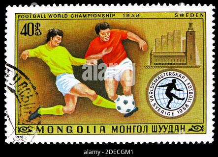 MOSCOU, RUSSIE - 1er OCTOBRE 2020 : timbre-poste imprimé en Mongolie montre la Suède 1958, coupe du monde de football 1978, série Argentine, vers 1978 Banque D'Images