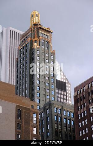 CHICAGO, Etats-Unis - 28 JUIN 2013 : Carbide & Carbon Building à Chicago, Etats-Unis. Le point de repère de style Art déco est situé sur Michigan Avenue. Banque D'Images