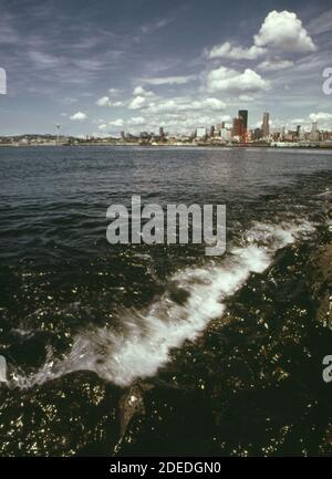 'Photo des années 1970 (1973) - Elliott Bay de Seattle, classé comme ayant l'eau la plus propre de tous les principaux ports industriels des états-unis. Banque D'Images