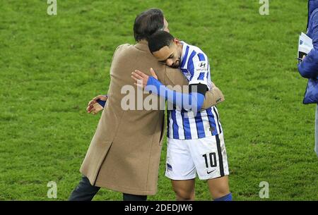 Leverkusen, Allemagne. 29 nov. 2020. Firo: 29.11.2020 Fuvuball: Soccer: 1ère saison Bundesliga 2020/21 Bayer Leverkusen - HERTHA BSC BERLIN, Matheus Cunha avec Bruno Labbadia | usage dans le monde crédit: dpa/Alay Live News Banque D'Images