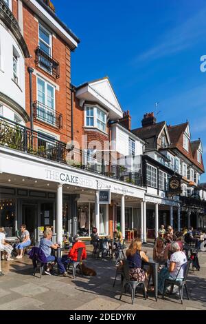 L'Angleterre, Kent, Tunbridge Wells, la rue commerçante Pantiles Banque D'Images