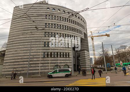 Banque des règlements internationaux.Le bâtiment secondaire de la BRI à Aeschenplatz à Bâle, en Suisse; ancien siège de l'UBS.Architecte: Mario Botta Banque D'Images