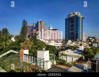 Vue sur le centre-ville de Bangalore, en Inde, par une journée ensoleillée