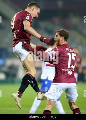 Turin, Italie. Turin 2020, Italie, stade Olimpico Grande Torino, 30 novembre 2020, 09 Andrea Belotti (Torino FC) et 15 Cristian Ansaldi (Torino FC) célèbrent le but pendant le Torino FC vs UC Sampdoria - football italien Serie A Match Credit: Claudio Benedetto/LPS/ZUMA Wire/Alay Live News Banque D'Images