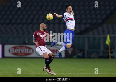 Stade Olimpico Grande Torino, Turin, Italie, 30 Nov 2020, Simone Zaza (Torino FC) foules Maya Yoshida (UC Sampdoria) pendant Torino FC vs UC Sampdoria, football italien Serie A Match - photo Francesco Scaccianoce / LM Banque D'Images