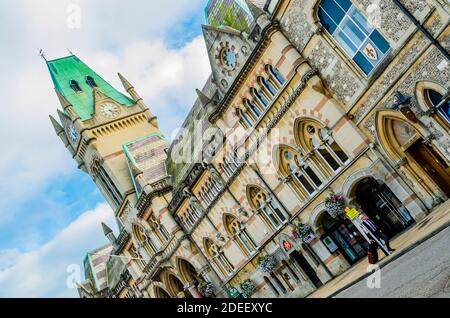 Winchester Guildhall est un bâtiment municipal situé dans High Street, Winchester, Hampshire. C'est un bâtiment classé de classe II. Winchester, Hampshire, Engla Banque D'Images