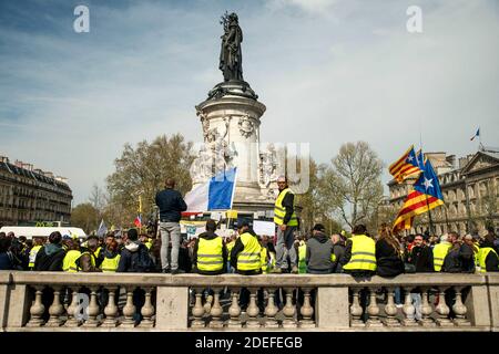 La manifestation de Yellow Vêtes le 21 samedi consécutif à Paris, France, le 6 avril 2019. Photo de Denis Prezat/avenir photos/ABACAPRESS.COM Banque D'Images