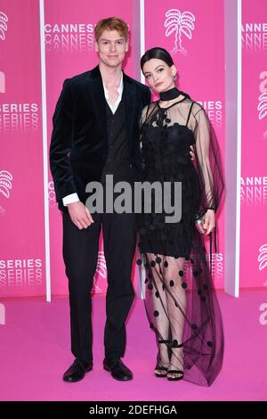 Emma Mackey, membre du jury, et son ami Dan Whitlam assistent à la 2e Cannesseries - International Series Festival : cérémonie de clôture à Cannes le 10 avril 2019 à Cannes, France. Photo de David Niviere/ABACAPRESS.COMOM Banque D'Images