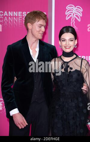 Emma Mackey, membre du jury, et son ami Dan Whitlam assistent à la 2e Cannesseries - International Series Festival : cérémonie de clôture à Cannes le 10 avril 2019 à Cannes, France. Photo de David Niviere/ABACAPRESS.COMOM Banque D'Images