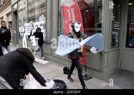 L'Association le droit à la guérison attaque l'établissement de sang français pour dénoncer le présumé scandale de santé autour de la maladie de lyme, à Paris, France, le 10 avril 2019. Photo de Patrice Pierrot/avenir Pictures/ABACAPRESS.COM Banque D'Images