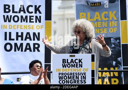 La militante Angela Davis parle lors d'un événement "les femmes noires en défense d'Ilhan Omar" le 30 avril 2019 sur le front ouest du Capitole des États-Unis à Washington D.C., le 30 avril 2019 à Washington. Photo par Olivier Douliery/ABACAPRESS.COM Banque D'Images