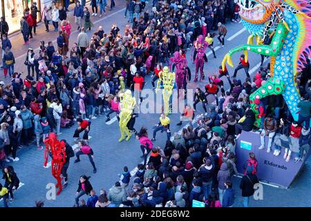 Des artistes se produisent lors du défilé d'Eldorado à Lille, dans le nord de la France, le 04 mai 2019, lors de l'événement de Lille 3000, avec pour thème cette année 'Mexico'. Photo par ABACAPRESS.COM Banque D'Images