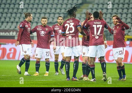 Turin, Italie. 30 novembre 2020. Le Torino FC fête pendant la série UN match entre le Torino FC et l'UC Sampdoria au Stadio Olimpico Grande Torino le 30 novembre 2020 à Turin, en Italie. (Photo par Alberto Gandolfo/Pacific Press) crédit: Pacific Press Media production Corp./Alay Live News Banque D'Images