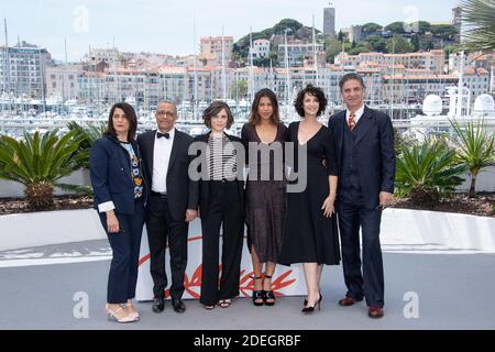 Hiam Abbass, Yasmina Khadra, Elea Gobbe Mevellec, Zita Hanrot, Zabou Breitman et Simon Abkarien assistant aux Hirondelles de Kaboul Photocall dans le cadre du 72e Festival international du film de Cannes, France, le 16 mai 2019. Photo d'Aurore Marechal/ABACAPRESS.COM Banque D'Images