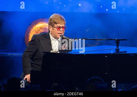 Sir Elton John participe à la Rocketman film Party lors du 72e festival de Cannes le 16 mai 2019 à Cannes, France. Photo de Nasser Berzane/ABACAPRESS.COM Banque D'Images