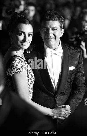 Penelope Cruz et Antonio Banderas quittent la première Dolor y Gloria dans le cadre du 72e Festival international du film de Cannes, le 17 mai 2019. Photo d'Aurore Marechal/ABACAPRESS.COM Banque D'Images