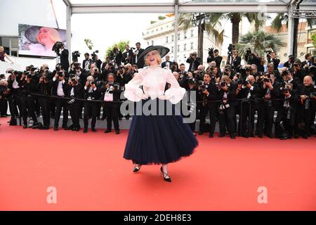 Elle Fanning pose sur le tapis rouge pour la projection de "une fois à Hollywood" par Quentin Tarantino présenté en compétition lors du 72e Festival International de Cannes, France, le 21 mai 2019. Photo de David Niviere/ABACAPRESS.COM Banque D'Images