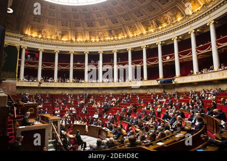 Vue générale de l'hémicycle de la vue nationale lors d'une session de questions au gouvernement à l'Assemblée nationale à Paris le 22 mai 2019. Photo de Raphael Lafargue/ABACAPRESS.COM Banque D'Images