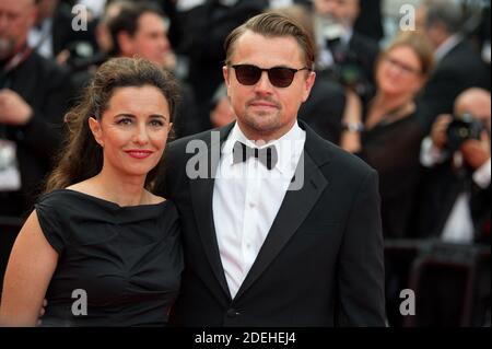 Leonardo DiCaprio et Leila Conners arrivent sur le tapis rouge de 'Oh Mercy! (Roubaix, une lumière) au Palais des Festivals de Cannes, France, le 22 mai 2019 dans le cadre du 72ème Festival de Cannes. Photo de Nicolas Genin/ABACAPRESS.COM Banque D'Images