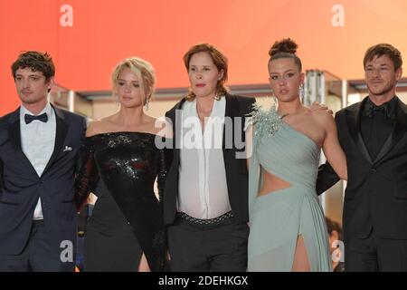 Niels Schneider, Virginie Efira, Justine Triet, Adele Exarchopoulos, Gaspard Ulliel sortie de la première de Sibyl lors du 72e Festival de Cannes, le 24 mai 2019. Photo de Julien Reynaud/APS-Medias/ABACAPRESS.COM Banque D'Images