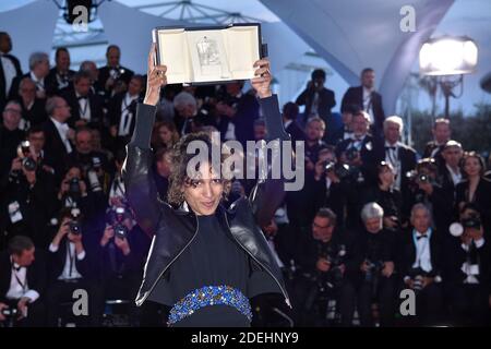 Mati Diop, lauréate du Grand Prix du film 'Atlantique', pose à la Photocall lauréate lors du 72e Festival annuel de Cannes le 25 mai 2019 à Cannes, France. Photo de Lionel Hahn/ABACAPRESS.COM Banque D'Images