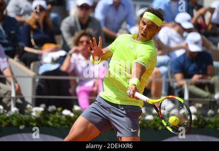 .Rafael Nadal d'Espagne jouant au premier tour de l'Open de tennis français BNP Paribas 2019, dans le stade Roland-Garros, Paris, France, le 27 mai 2019.photo de Christian Liewig/ABACAPRESS.COM Banque D'Images