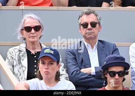 Michel Denisot et son épouse Martine Patier assistent à l'Open de tennis français 2019 - dixième jour à Roland Garros le 4 juin 2019 à Paris, France. Photo de Laurent Zabulon / ABACAPRESS.COM Banque D'Images