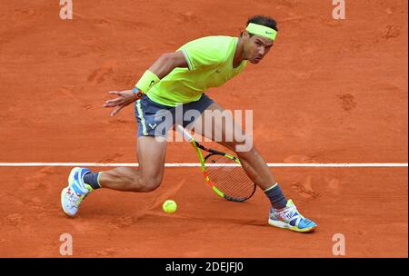 Rafael Nadal d'Espagne réagit lors du match des célibataires de son homme contre Dominic Thiem le jour 15 de l'Open de France 2019 à Roland Garros le 09 juin 2019 à Paris, France. Photo de Christian Liewig/ABACAPRESS.COM Banque D'Images